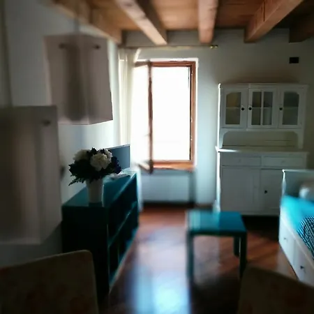 Appartement Across The River And Into The Trees *