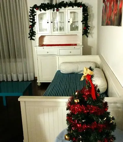 Across The River And Into The Trees 아파트