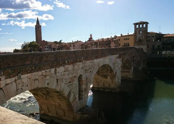 Across The River And Into The Trees 베로나