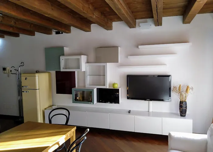 Across The River And Into The Trees * 베로나