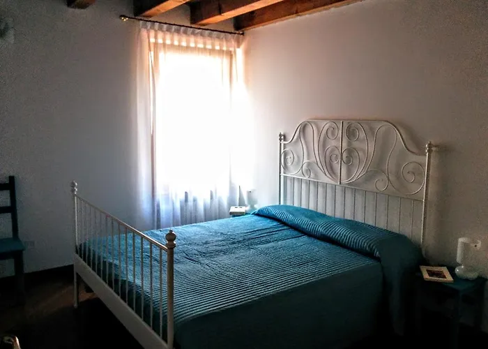 Across The River And Into The Trees 아파트 *