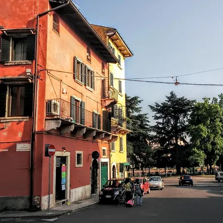 Across The River And Into The Trees Διαμέρισμα *