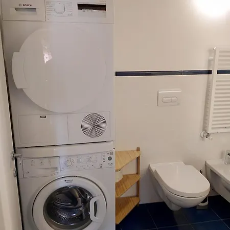 Lejlighed Across The River And Into The Trees *