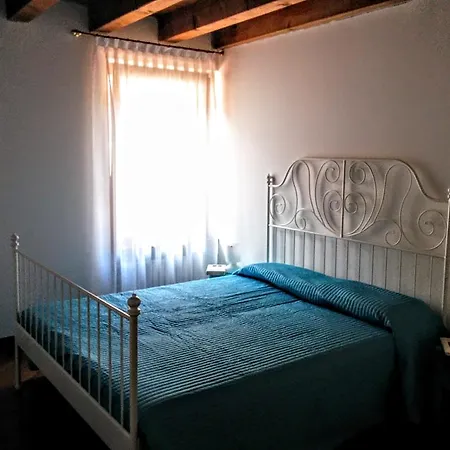 Across The River And Into The Trees Διαμέρισμα *