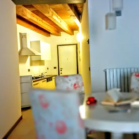 Across The River And Into The Trees Lejlighed