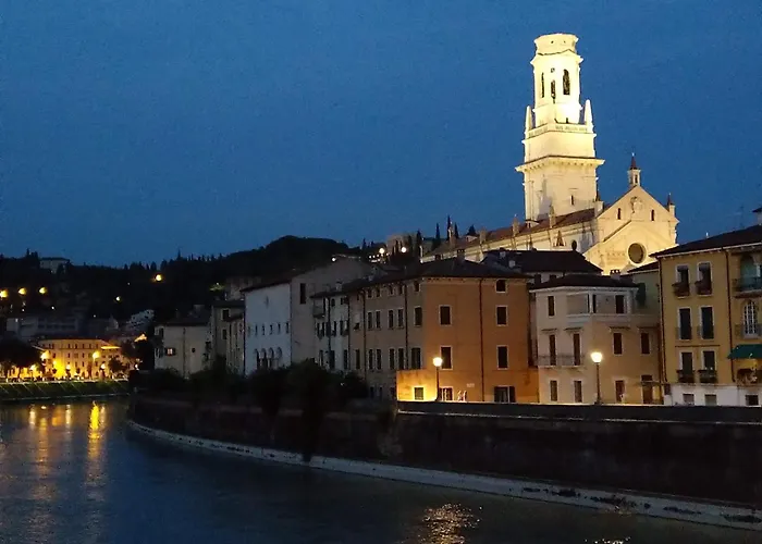 Lägenhet Across The River And Into The Trees Verona